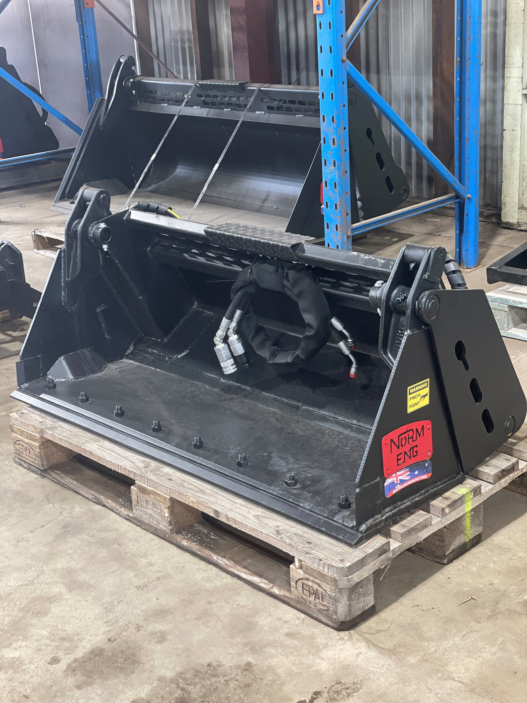 Norm Engineering 4 in 1 Bucket 1250mm ASV hitch